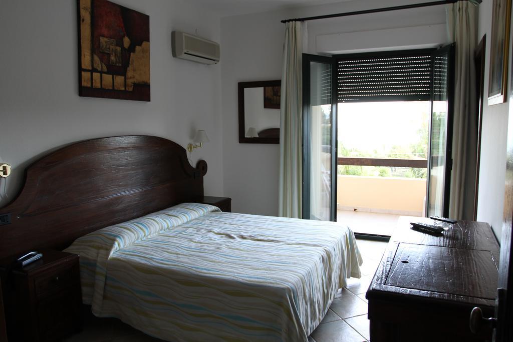 Hotel Mediterraneo Santa Maria Navarrese Oda fotoğraf