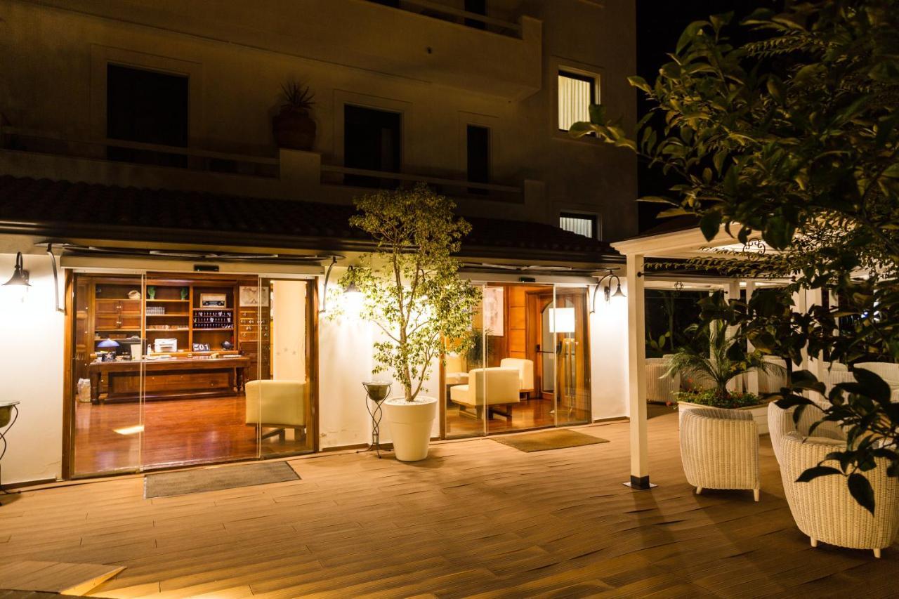 Hotel Mediterraneo Santa Maria Navarrese Dış mekan fotoğraf